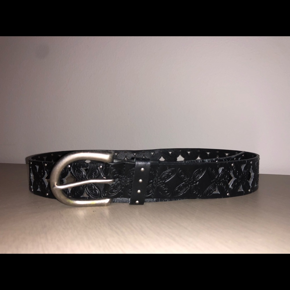 Cutout Black Belt